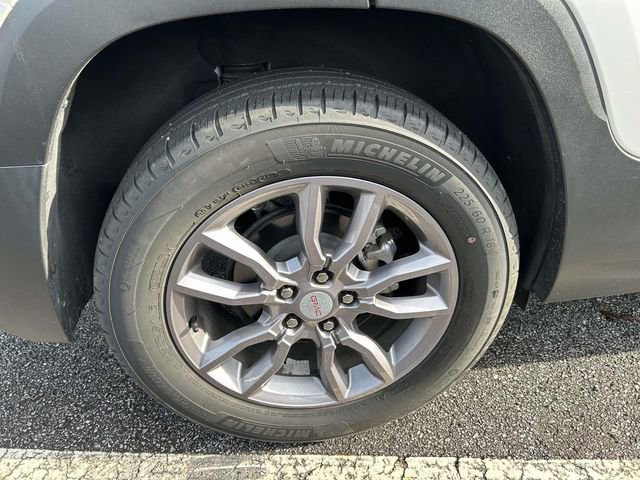 Used 2023 GMC Terrain SLT w/ Tech Package FWD image 4