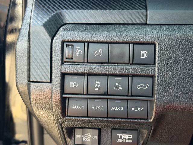 Used 2025 Toyota Tacoma TRD Pro AWD/4WD image 31