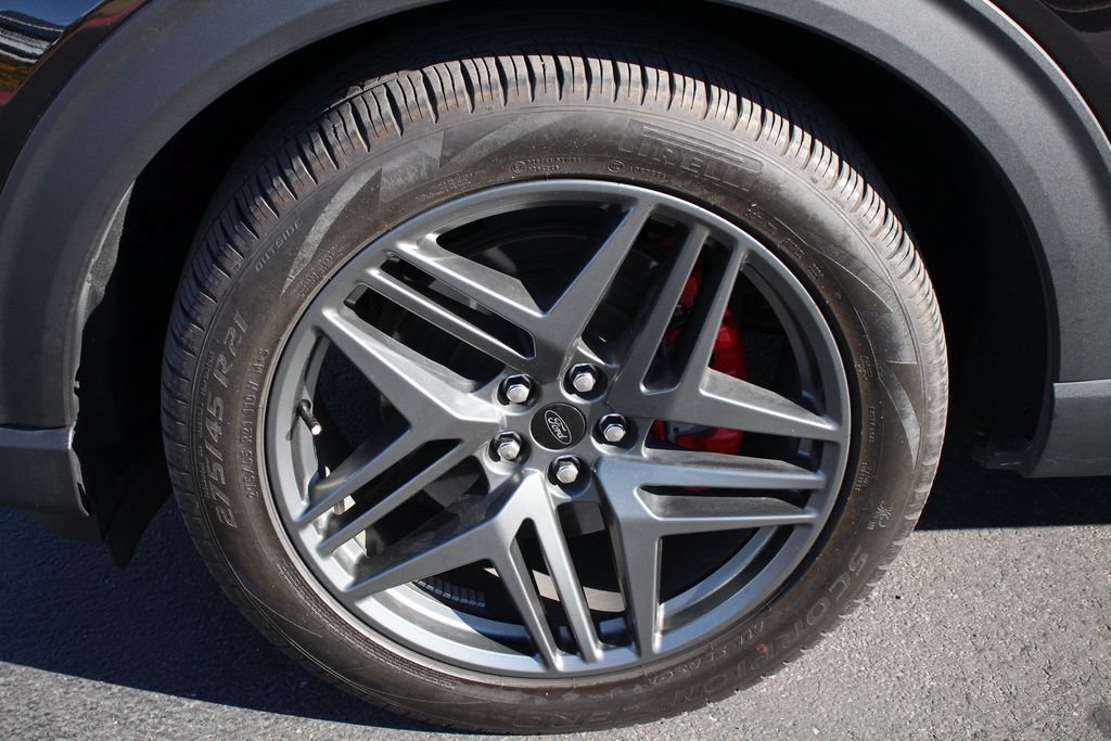 Certified 2025 Ford Explorer ST AWD/4WD image 14