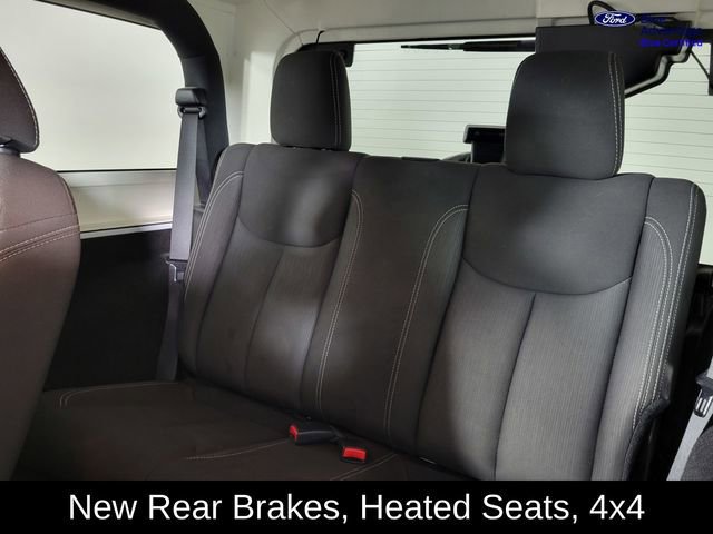 Used 2017 Jeep Wrangler Sahara w/ Connectivity Group image 14