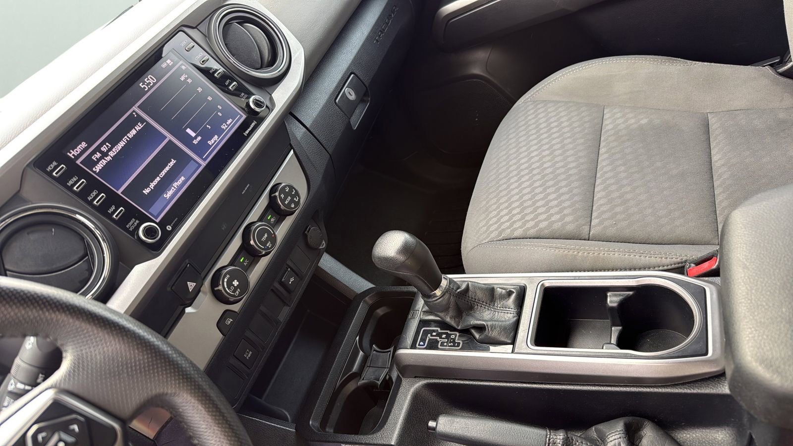 Used 2020 Toyota Tacoma SR5 w/ SR5 Appearance Package (SM) RWD image 18