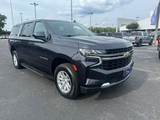 Used 2024 Chevrolet Suburban LS RWD image 7