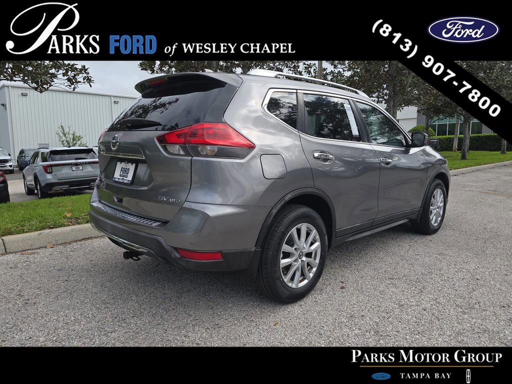 Used 2018 Nissan Rogue SV AWD/4WD image 3