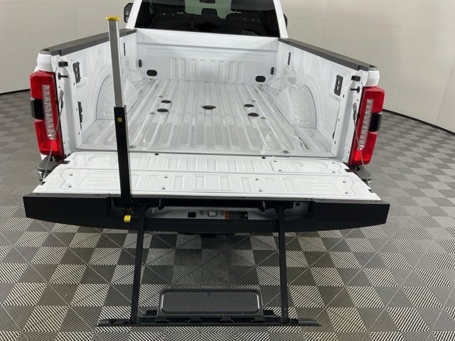 Certified 2025 Ford F450 Lariat w/ FX4 Off-Road Package image 8