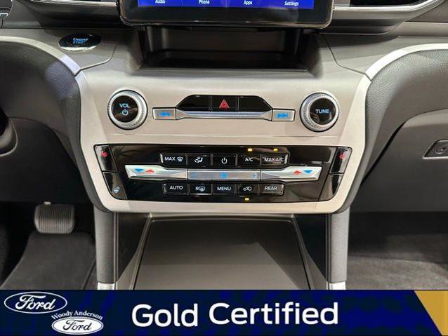 Certified 2022 Ford Explorer XLT w/ Equipment Group 202A image 17