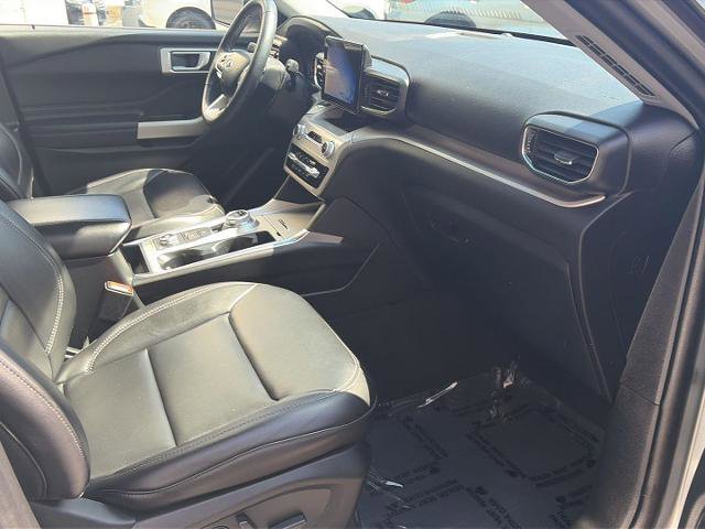 Certified 2023 Ford Explorer XLT w/ Equipment Group 202A AWD/4WD image 13