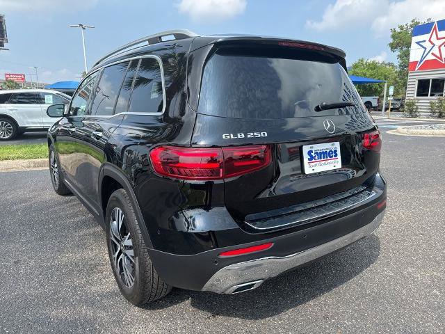 Used 2024 Mercedes-Benz GLB 250 4MATIC image 3