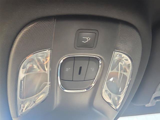 Used 2023 Jeep Compass Latitude w/ Convenience Group AWD/4WD image 21