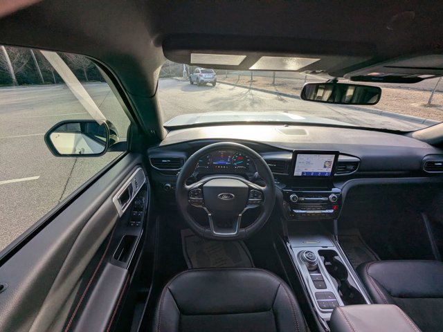 Certified 2022 Ford Explorer ST-Line w/ Class IV Trailer Tow Package image 33