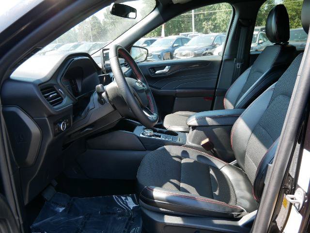 Certified 2025 Ford Escape ST-Line Select AWD/4WD image 10