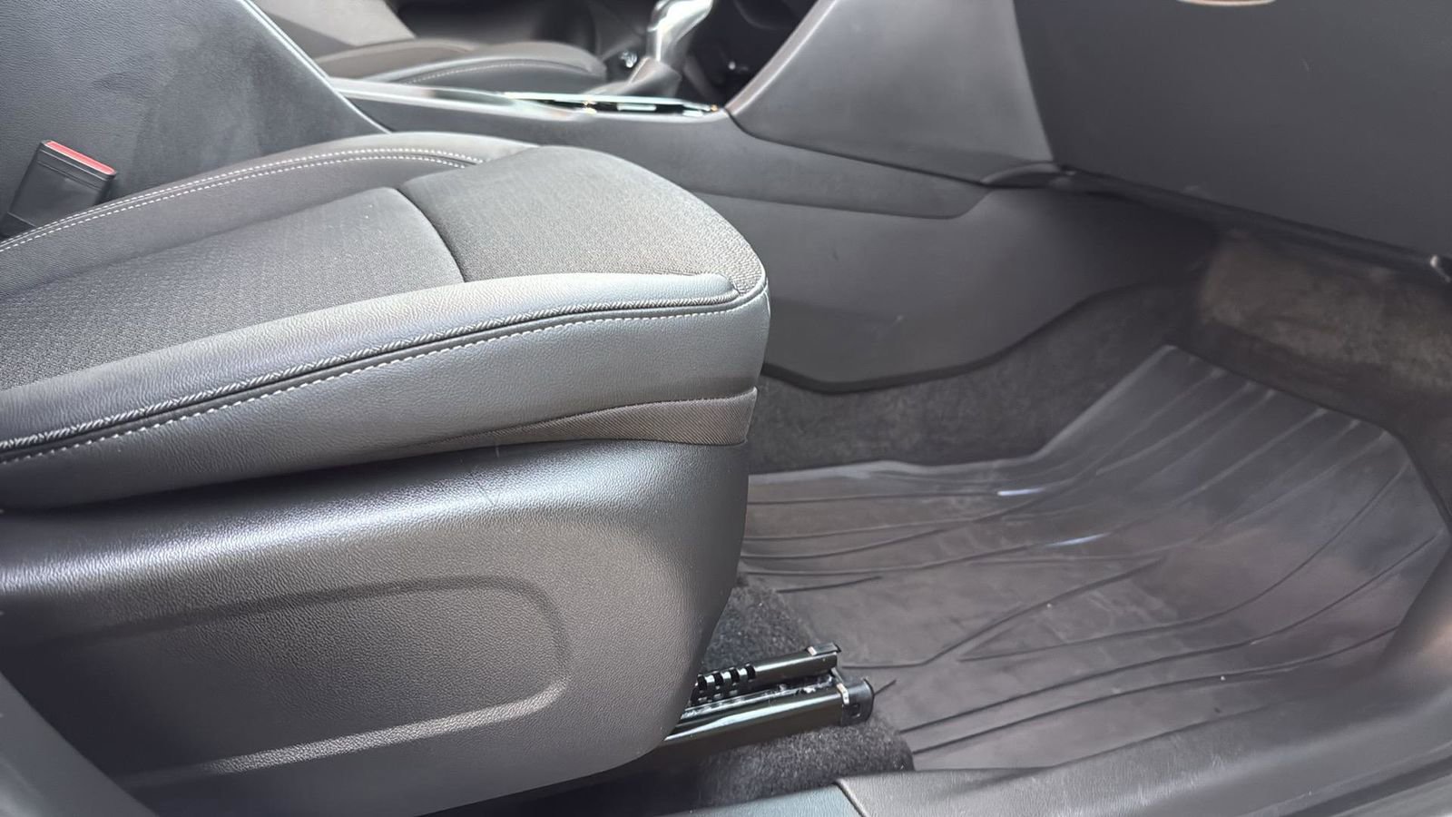 Used 2023 Buick Encore GX Select image 25