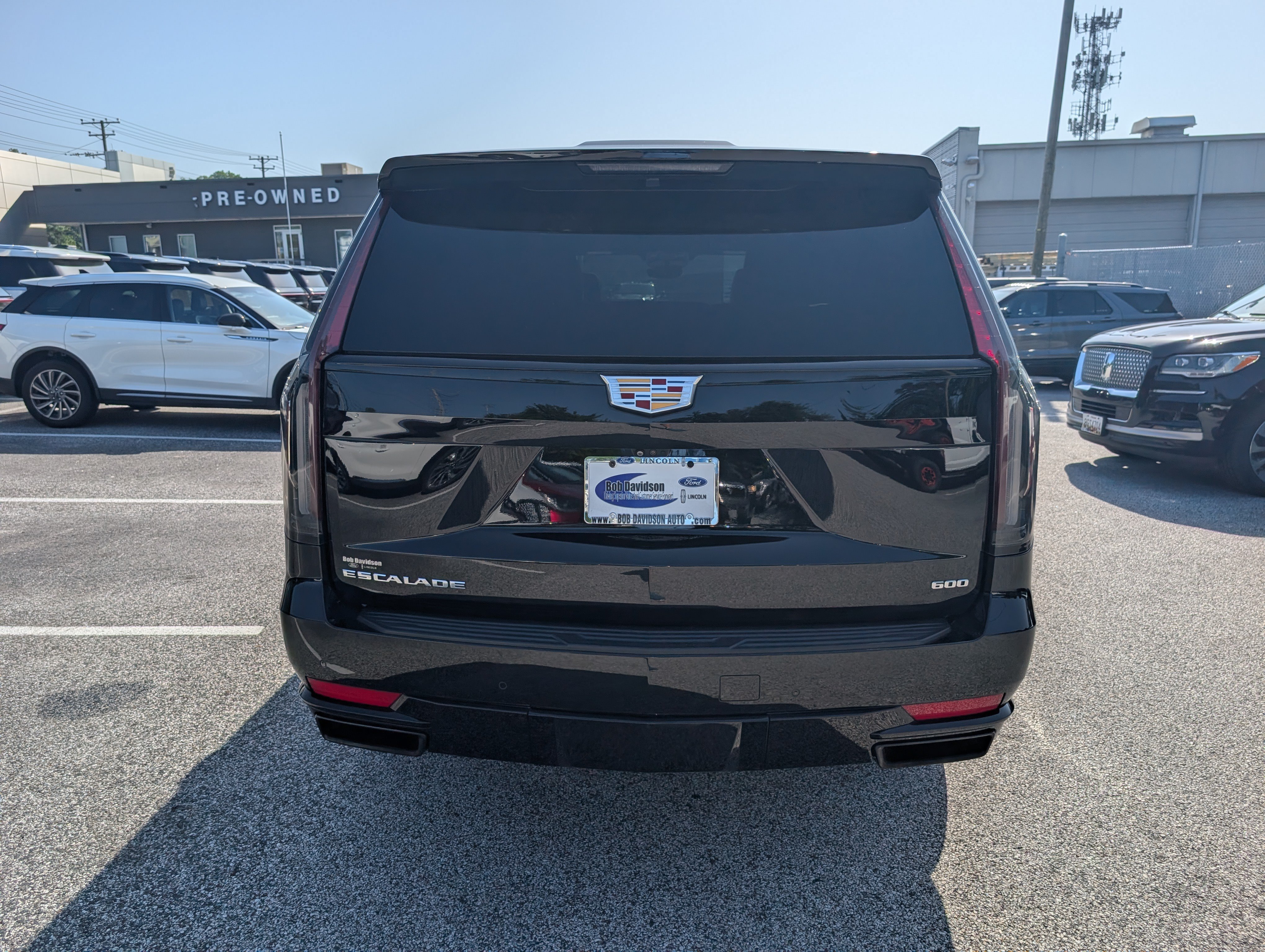Used 2022 Cadillac Escalade ESV Sport AWD/4WD image 6