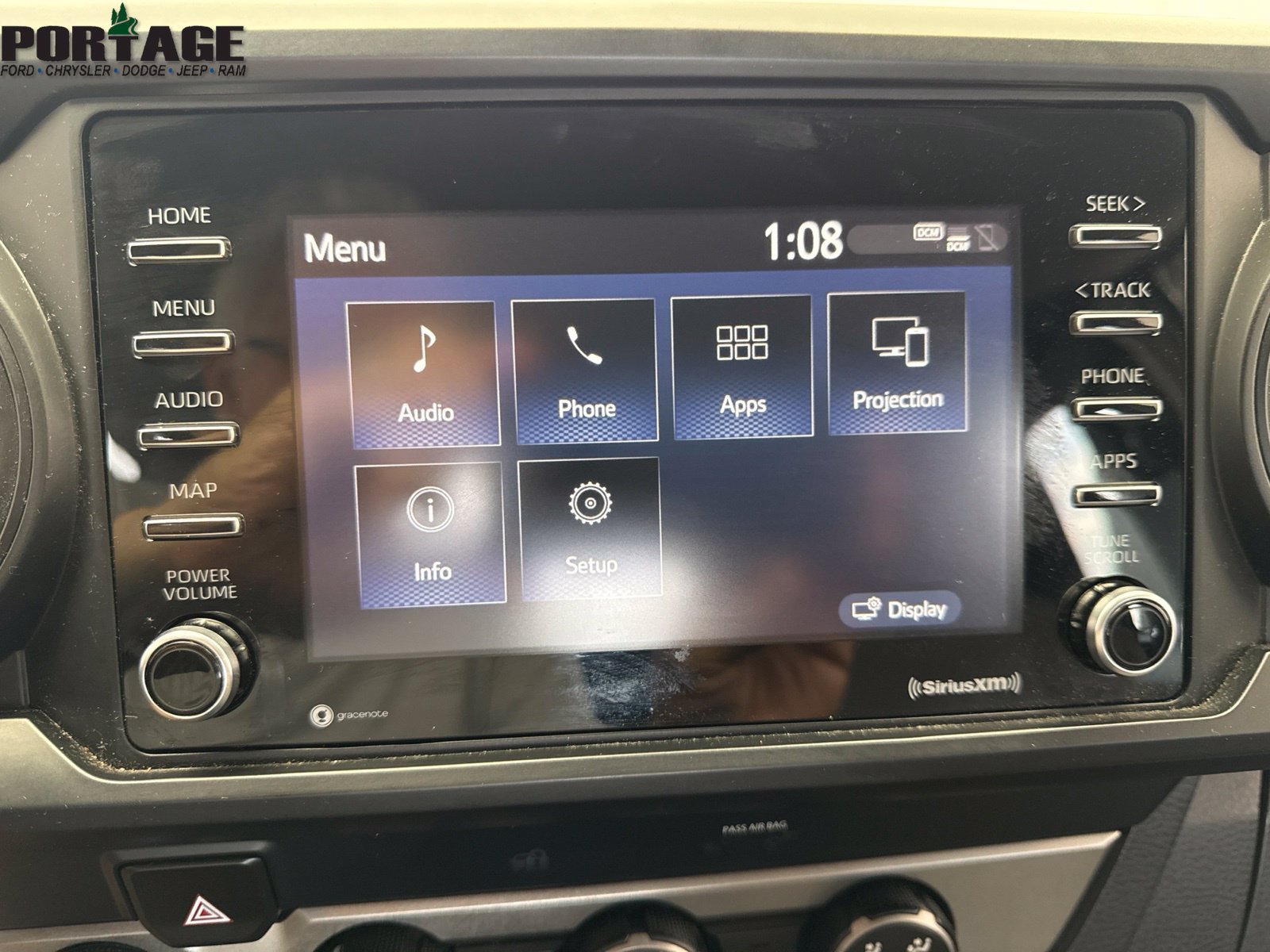 Used 2020 Toyota Tacoma SR5 AWD/4WD image 17