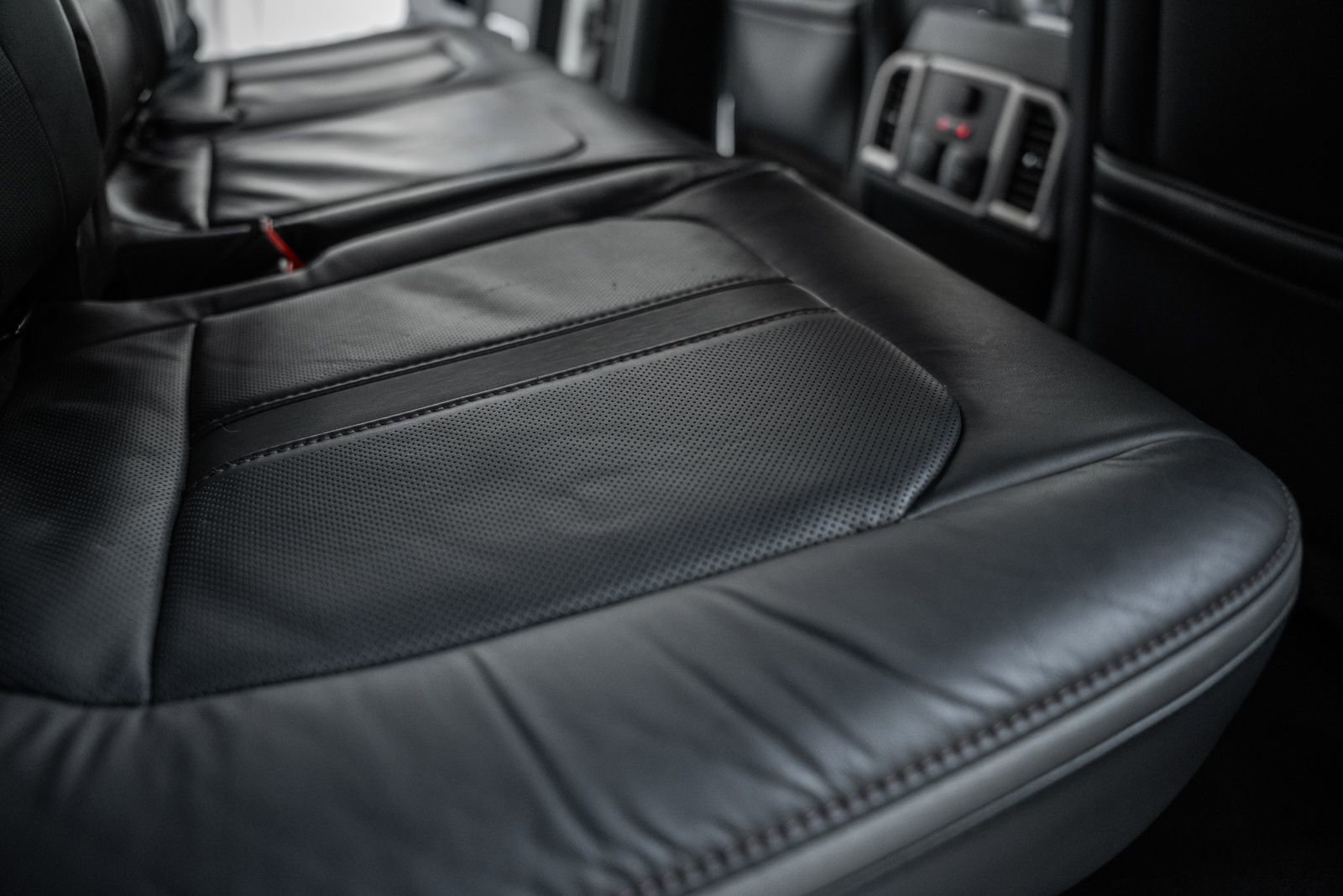 Certified 2022 Ford F250 Platinum w/ Snow Plow Prep Package image 38