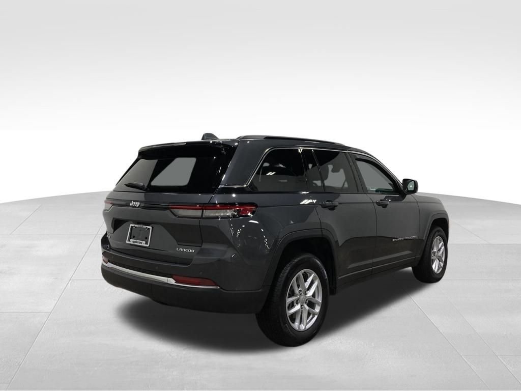 Used 2025 Jeep Grand Cherokee Laredo X image 6