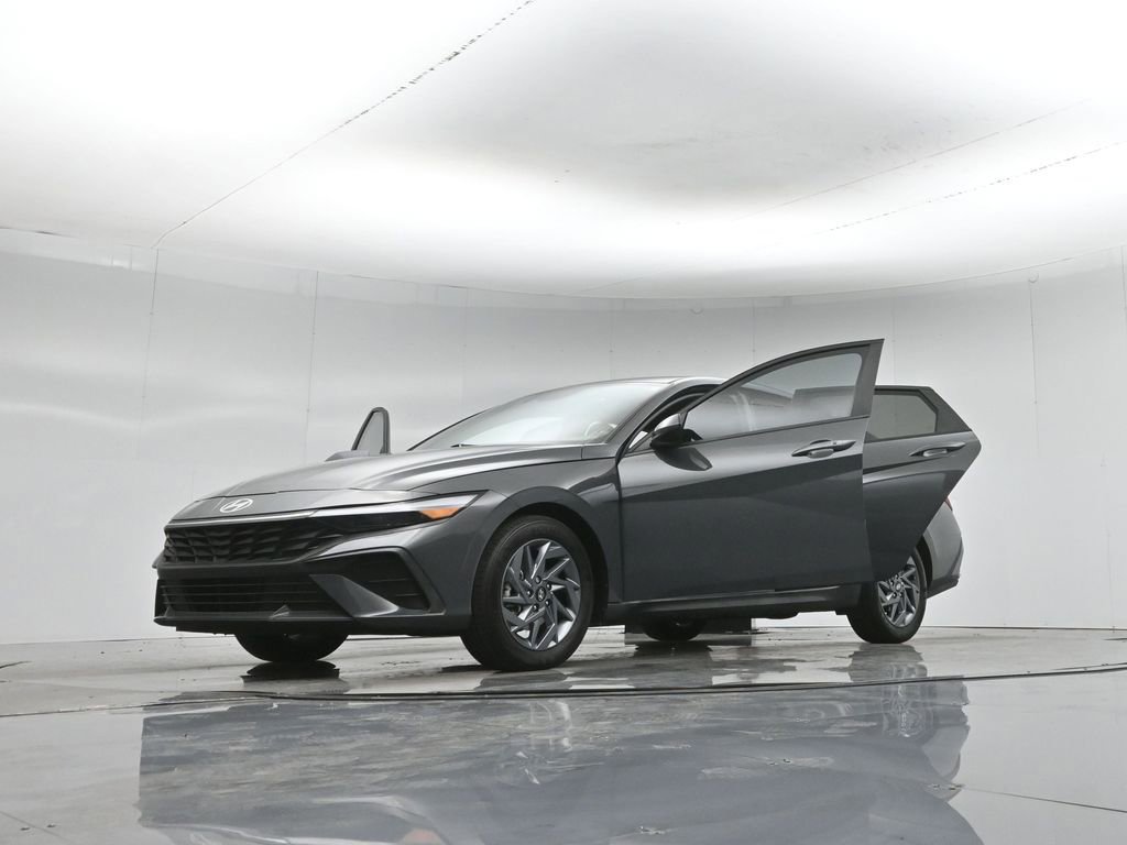 Used 2024 Hyundai Elantra SEL image 46