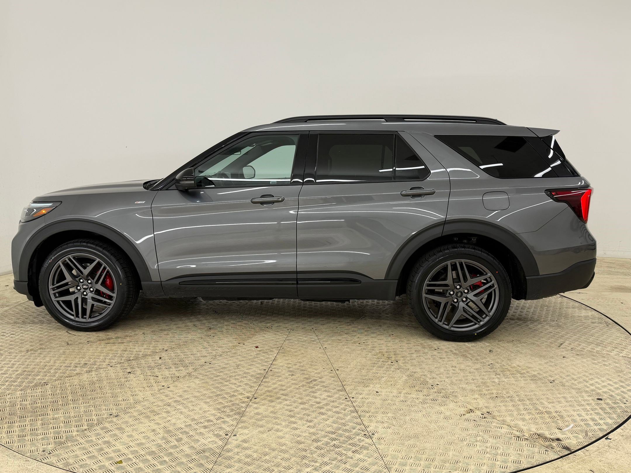 Certified 2025 Ford Explorer ST-Line w/ ST-Line Street Pack video 2