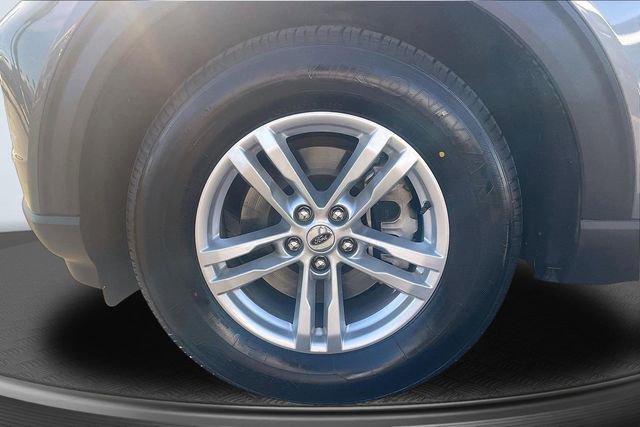 Certified 2022 Ford Explorer XLT w/ Equipment Group 202A image 9