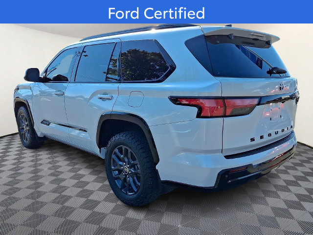 Used 2023 Toyota Sequoia Platinum AWD/4WD image 4