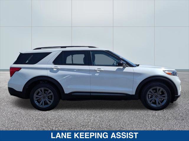 Certified 2023 Ford Explorer XLT w/ Equipment Group 202A AWD/4WD image 2