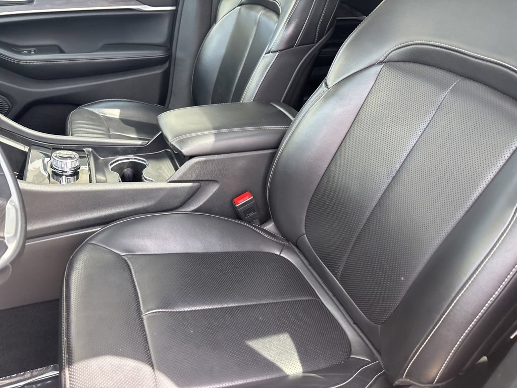 Used 2024 Jeep Grand Cherokee Limited w/ Luxury Tech Group II AWD/4WD image 24