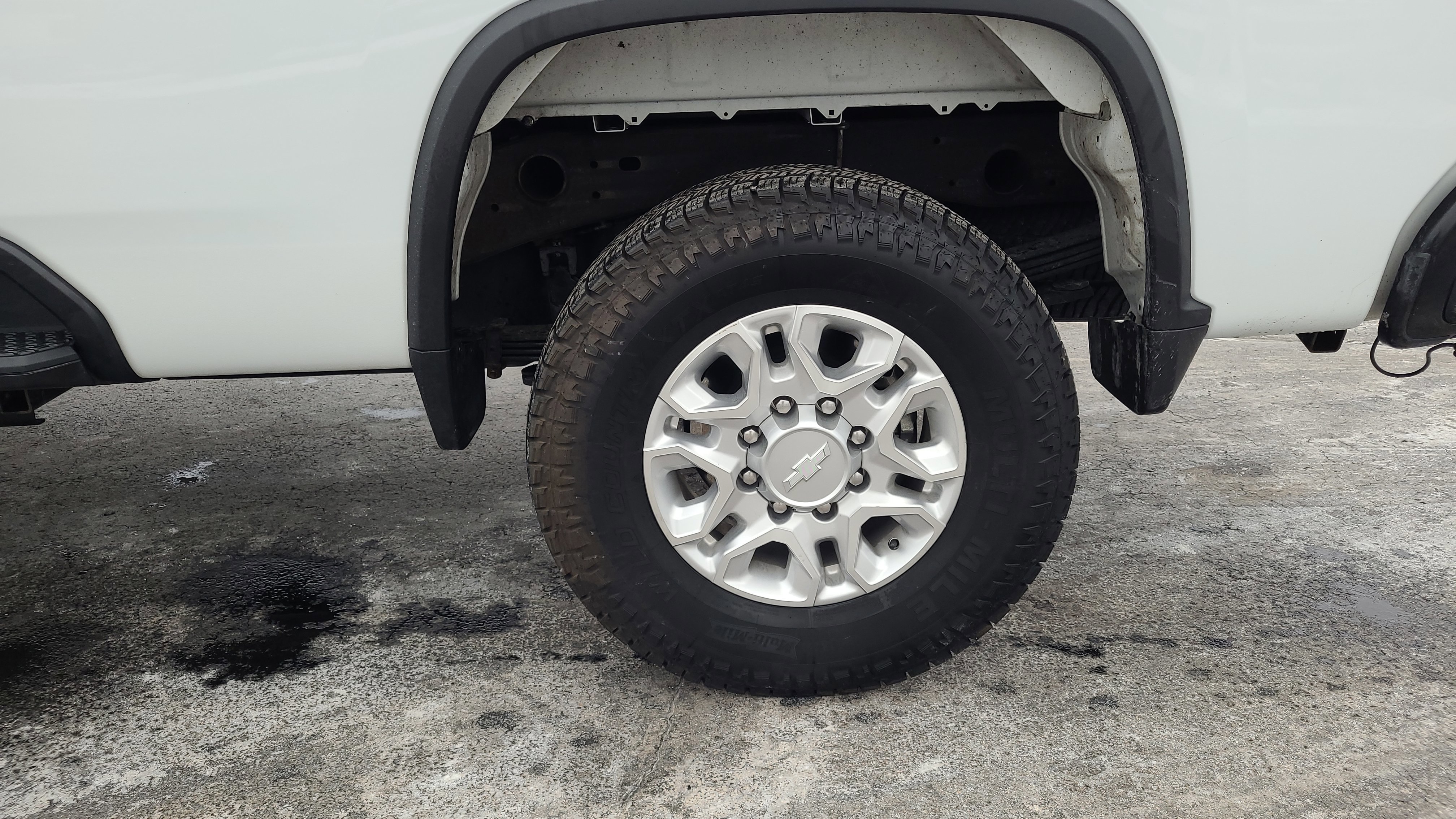 Used 2020 Chevrolet Silverado 2500 Custom w/ Custom Value Package image 11