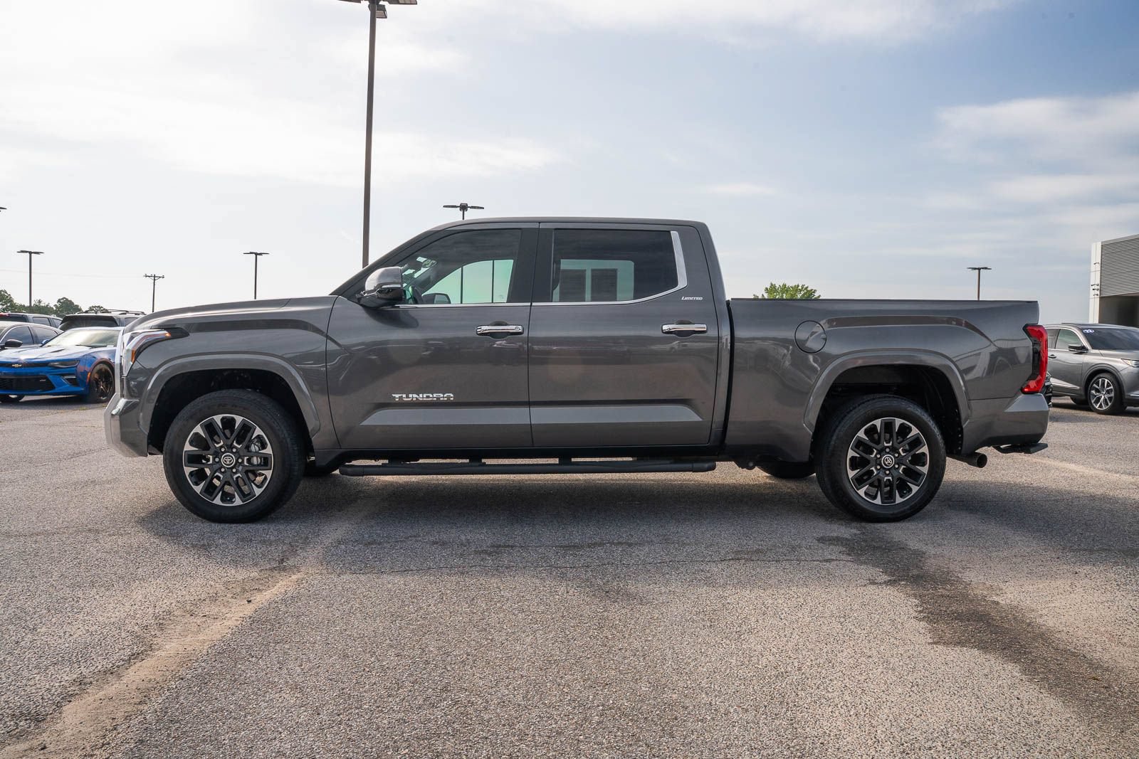 Used 2024 Toyota Tundra Limited w/ Power Package AWD/4WD image 6