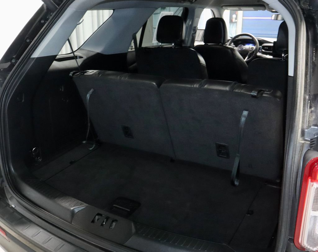 Certified 2022 Ford Explorer XLT w/ Equipment Group 202A AWD/4WD image 16
