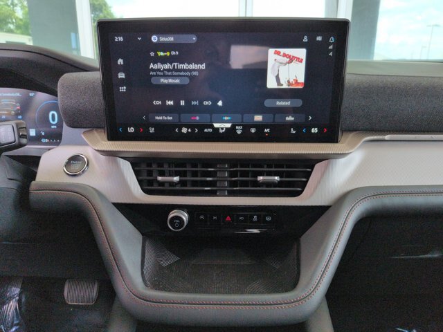Certified 2025 Ford Explorer Active w/ Active Comfort Package AWD/4WD image 22