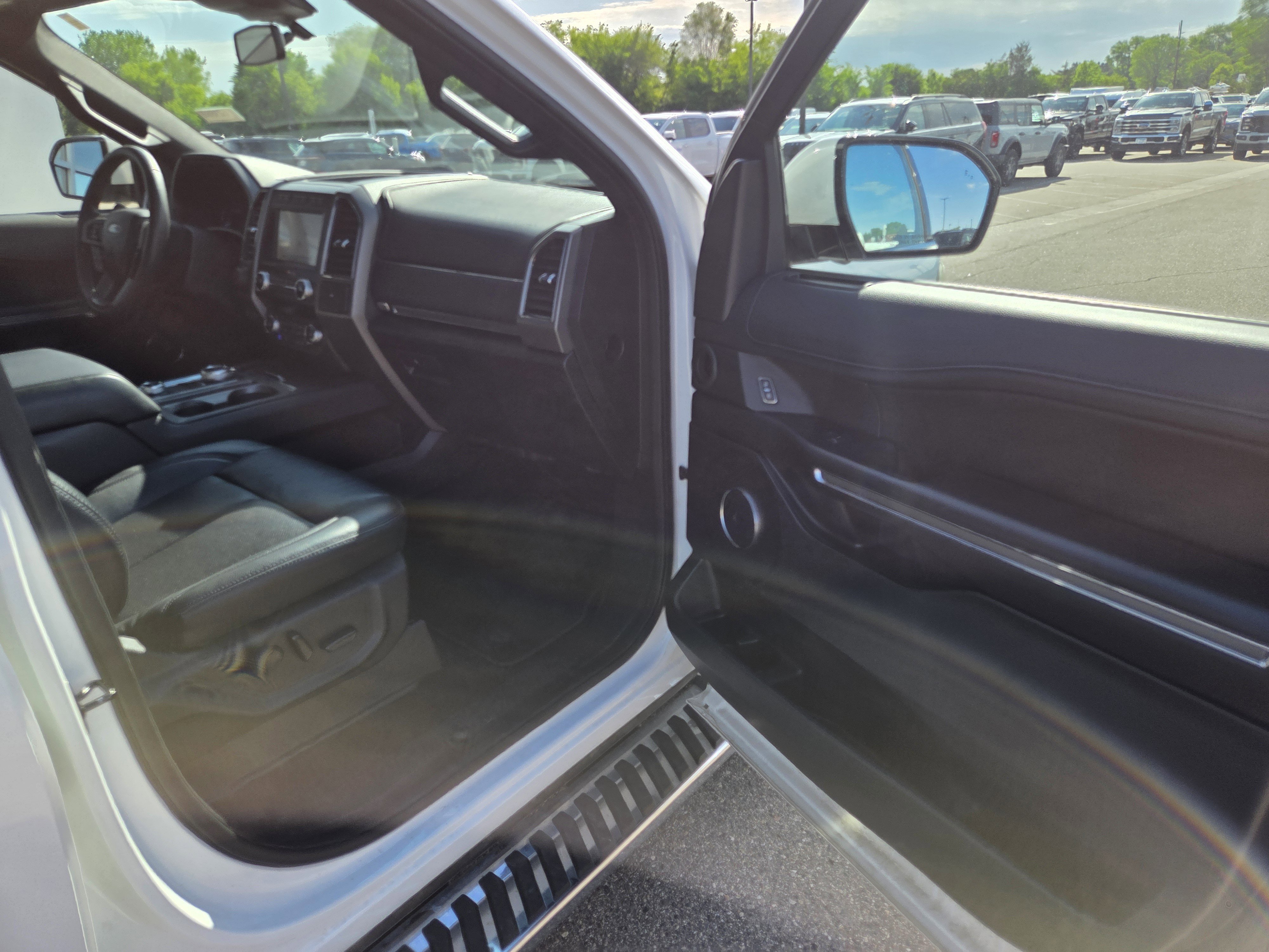 Certified 2020 Ford Expedition XLT w/ Equipment Group 202A AWD/4WD image 16