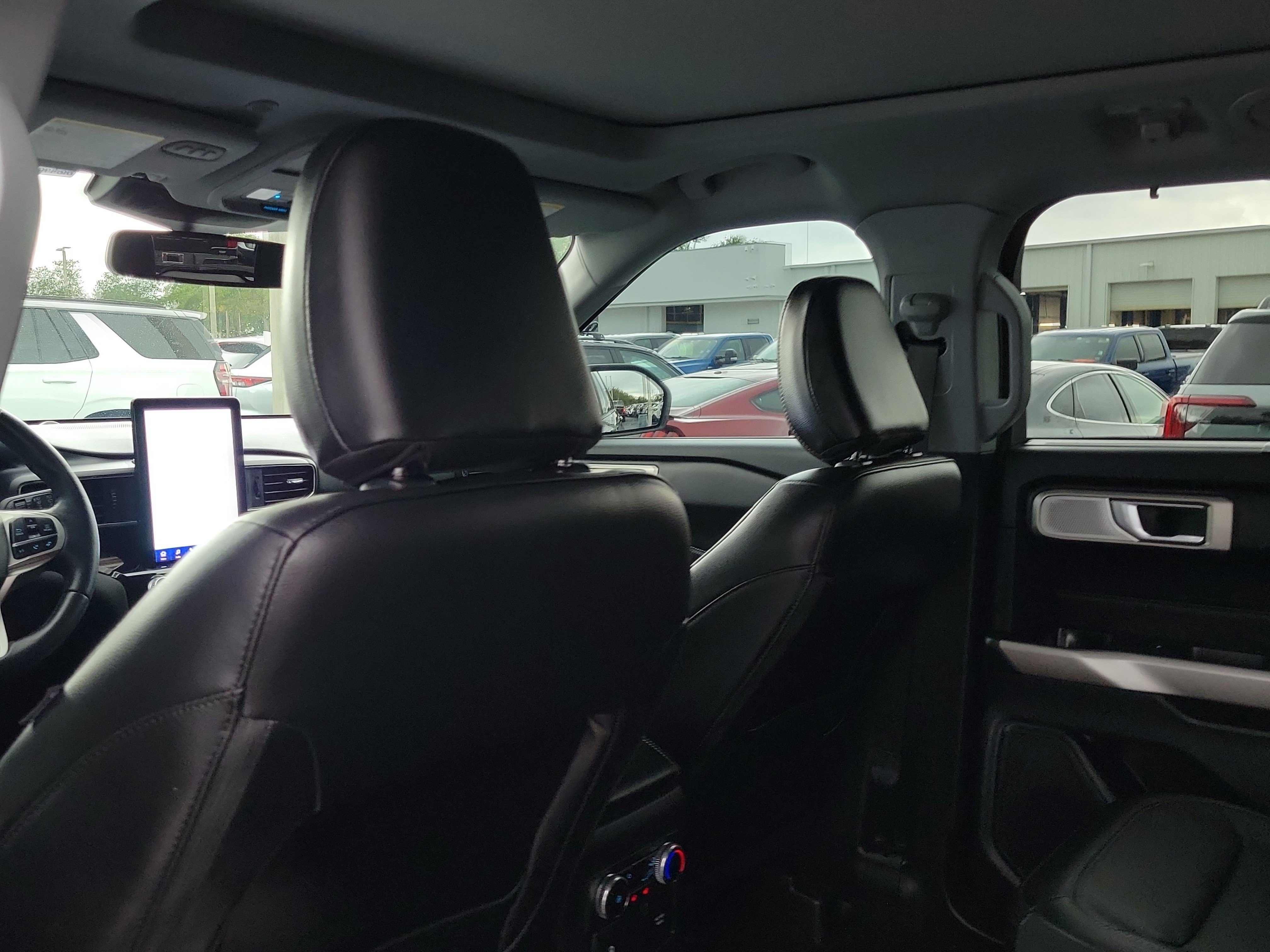 Certified 2023 Ford Explorer Limited w/ Limited Technology Package RWD image 16