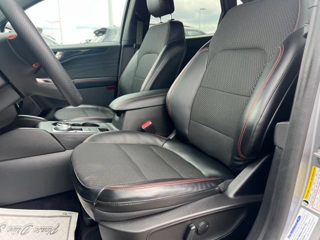 Certified 2023 Ford Escape ST-Line w/ Tech Pack #1 AWD/4WD image 18