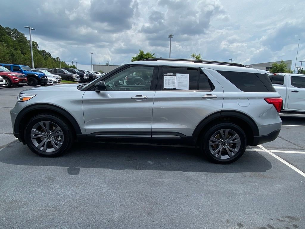 Certified 2022 Ford Explorer XLT w/ Equipment Group 202A AWD/4WD image 4