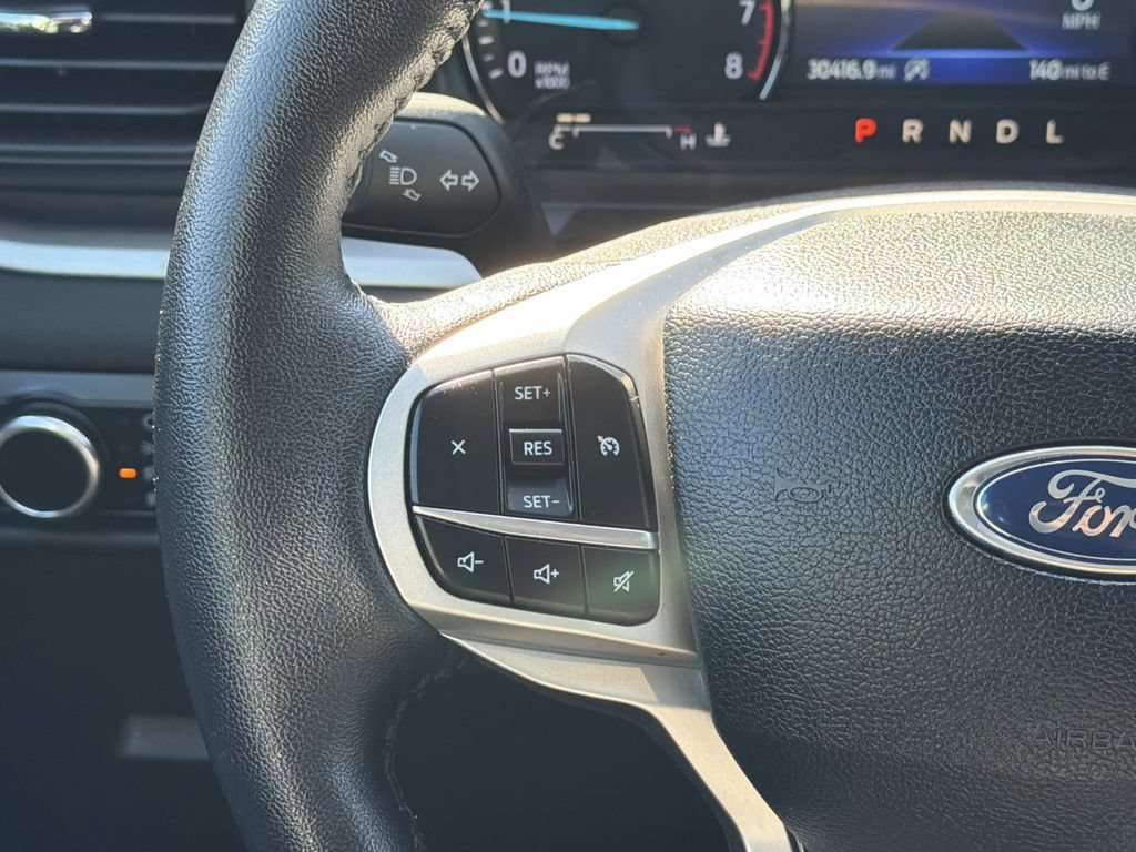 Certified 2024 Ford Explorer XLT RWD image 12