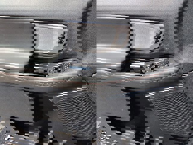 Certified 2025 Ford Expedition Active image 12