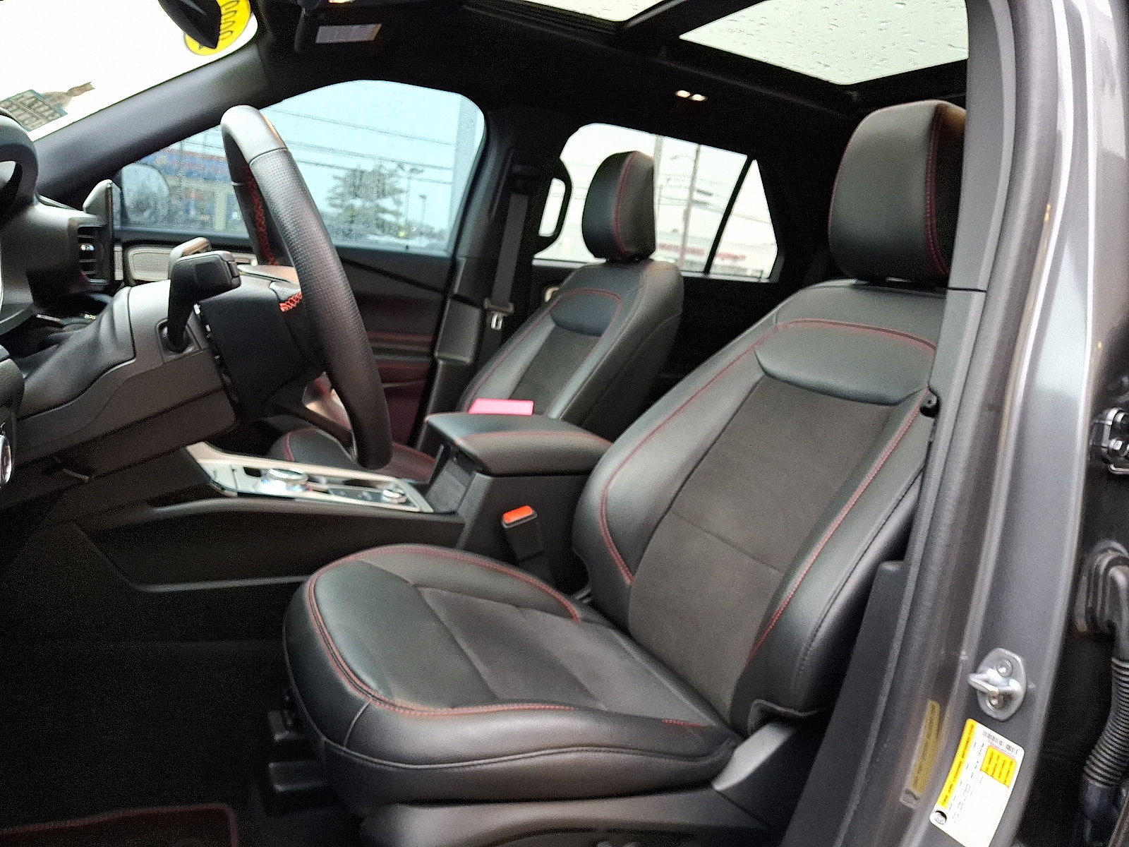 Certified 2022 Ford Explorer ST-Line w/ Class IV Trailer Tow Package image 16