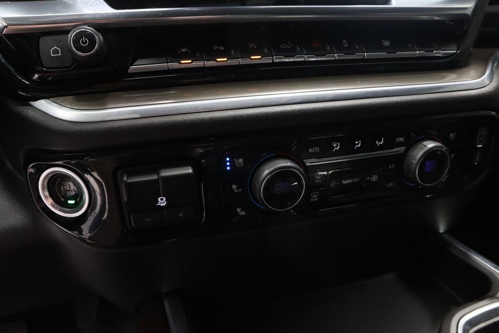 Used 2022 Chevrolet Silverado 1500 High Country w/ High Country Premium Package AWD/4WD image 33
