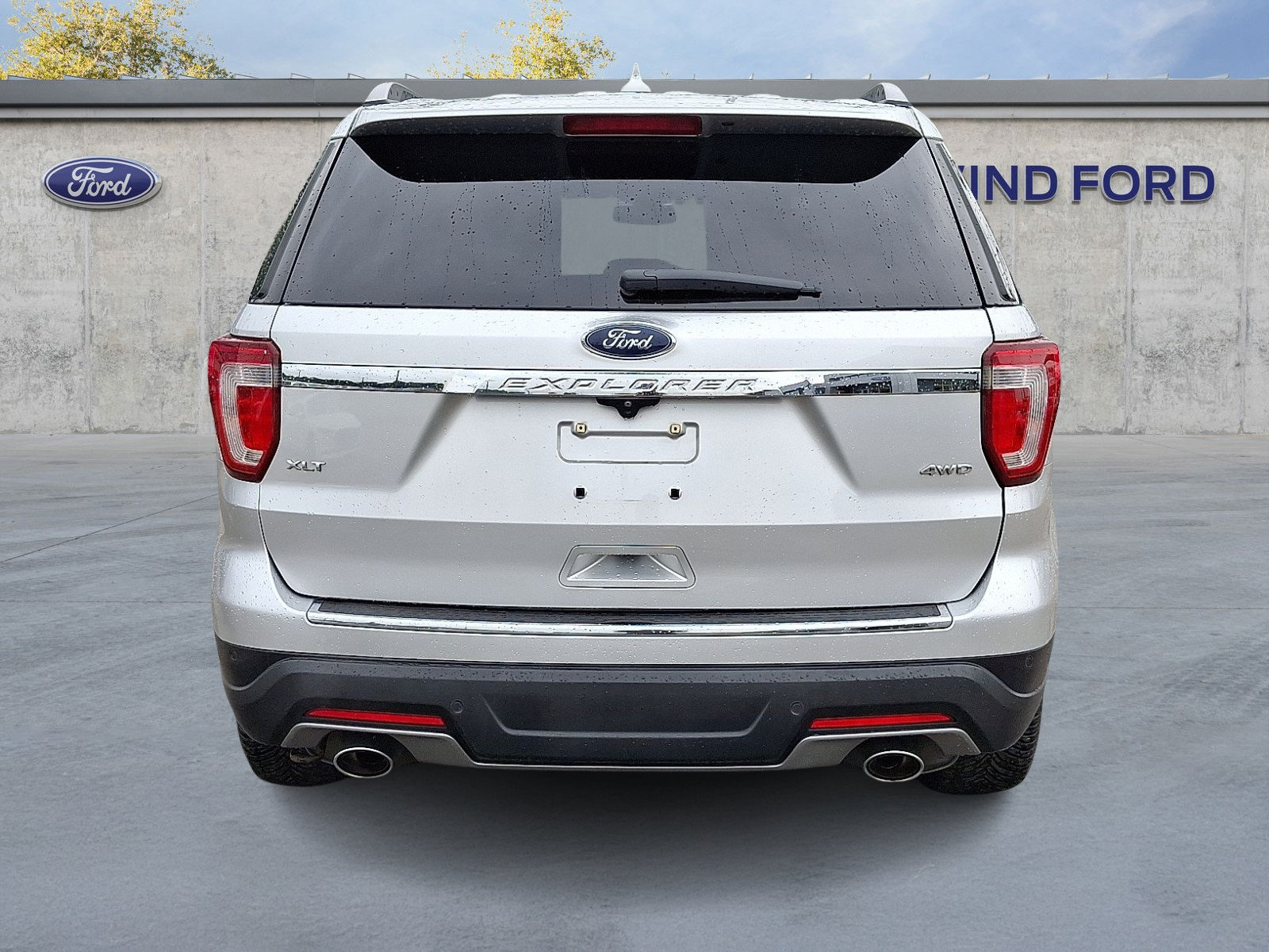 Certified 2018 Ford Explorer XLT w/ Equipment Group 202A AWD/4WD image 5