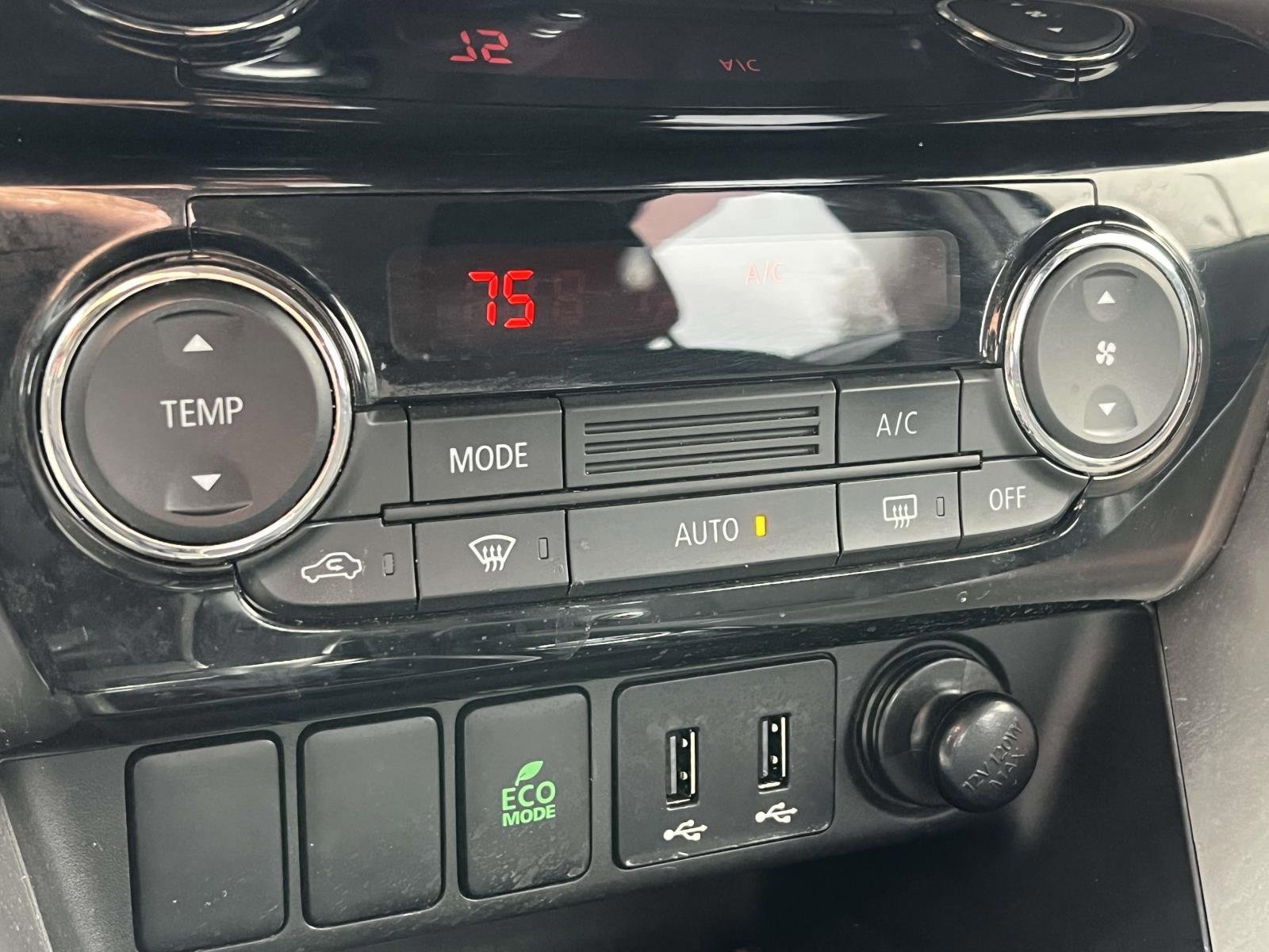 Used 2020 Mitsubishi Eclipse Cross LE image 23