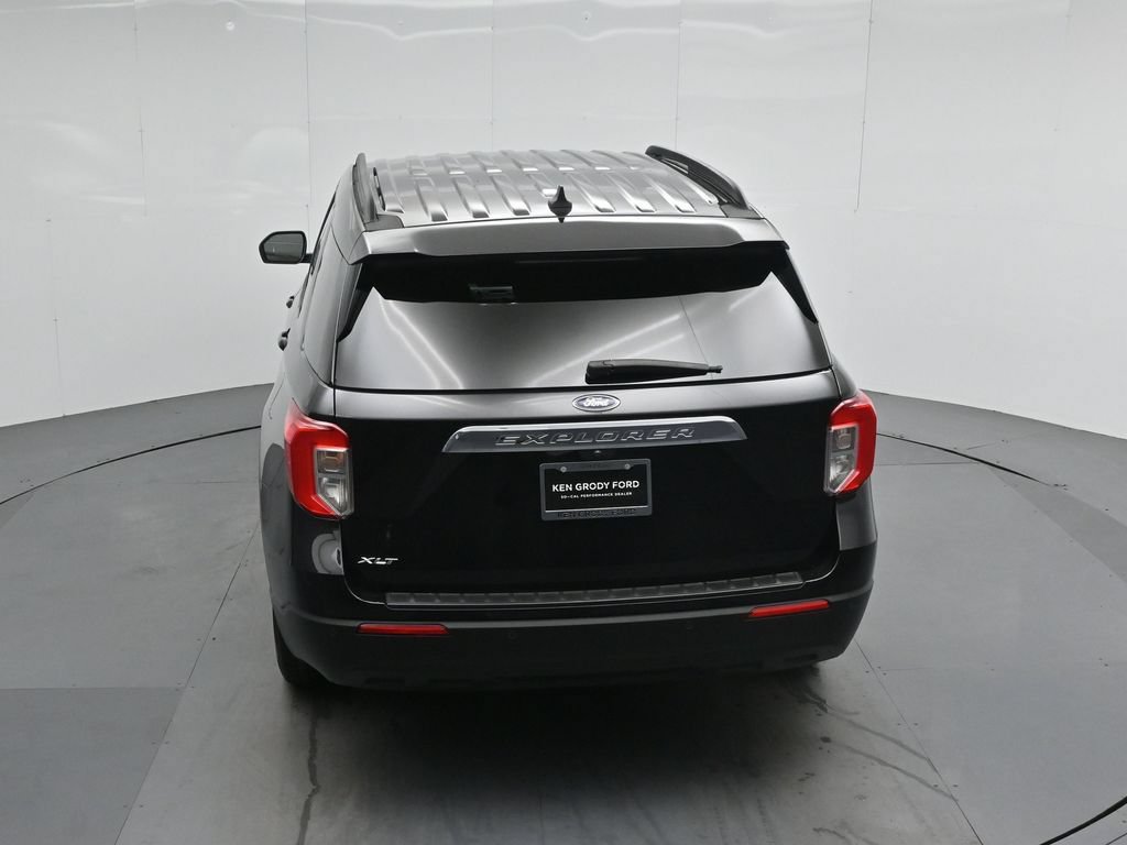 Certified 2023 Ford Explorer XLT RWD image 40