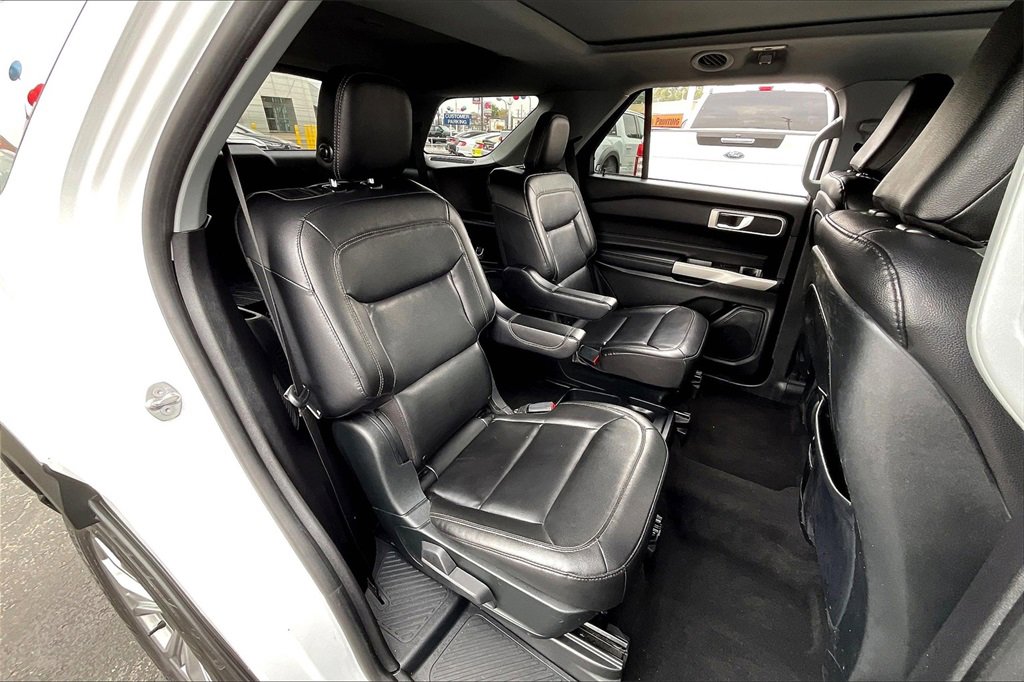 Certified 2020 Ford Explorer XLT w/ Equipment Group 202A image 25