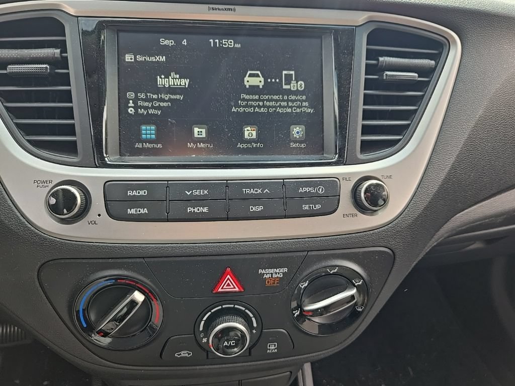 Used 2022 Hyundai Accent SEL FWD image 11
