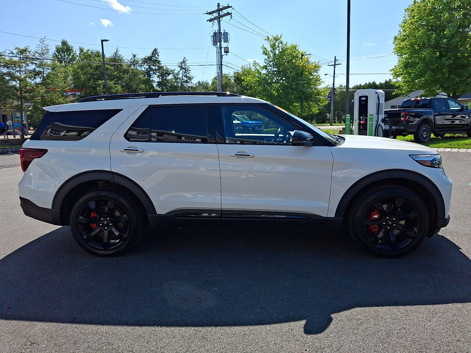 Certified 2020 Ford Explorer ST w/ ST Street Pack AWD/4WD image 4