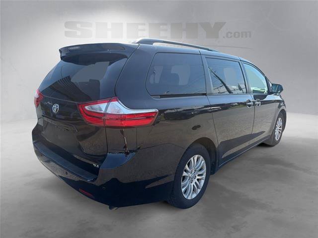Used 2017 Toyota Sienna XLE w/ XLE Navigation Package FWD image 13