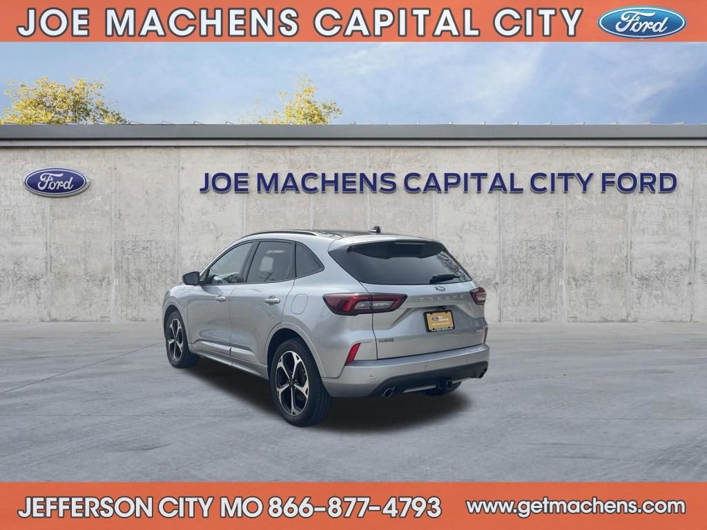 Certified 2023 Ford Escape ST-Line Select w/ Tech Pack #2 image 3