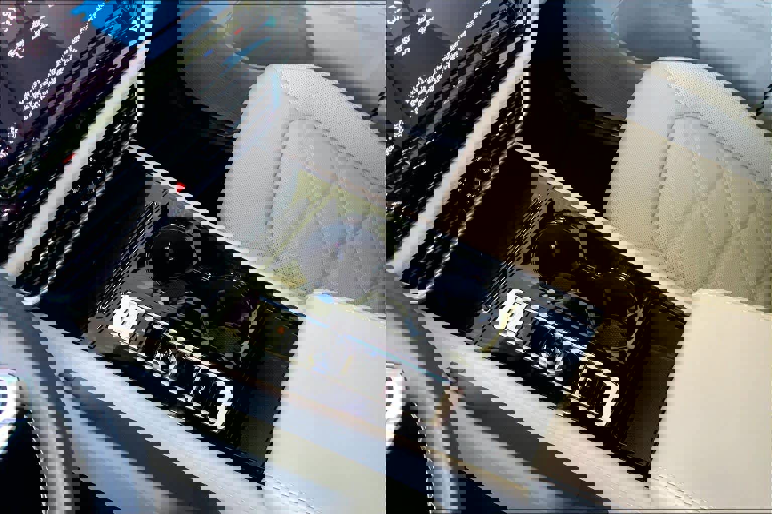 Used 2024 Volkswagen Atlas SE FWD image 16