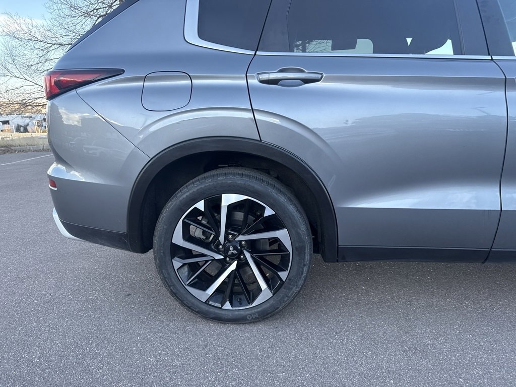 Used 2024 Mitsubishi Outlander SE image 30