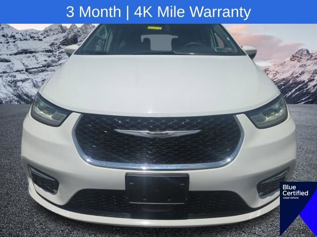 Used 2023 Chrysler Pacifica Touring-L FWD image 3