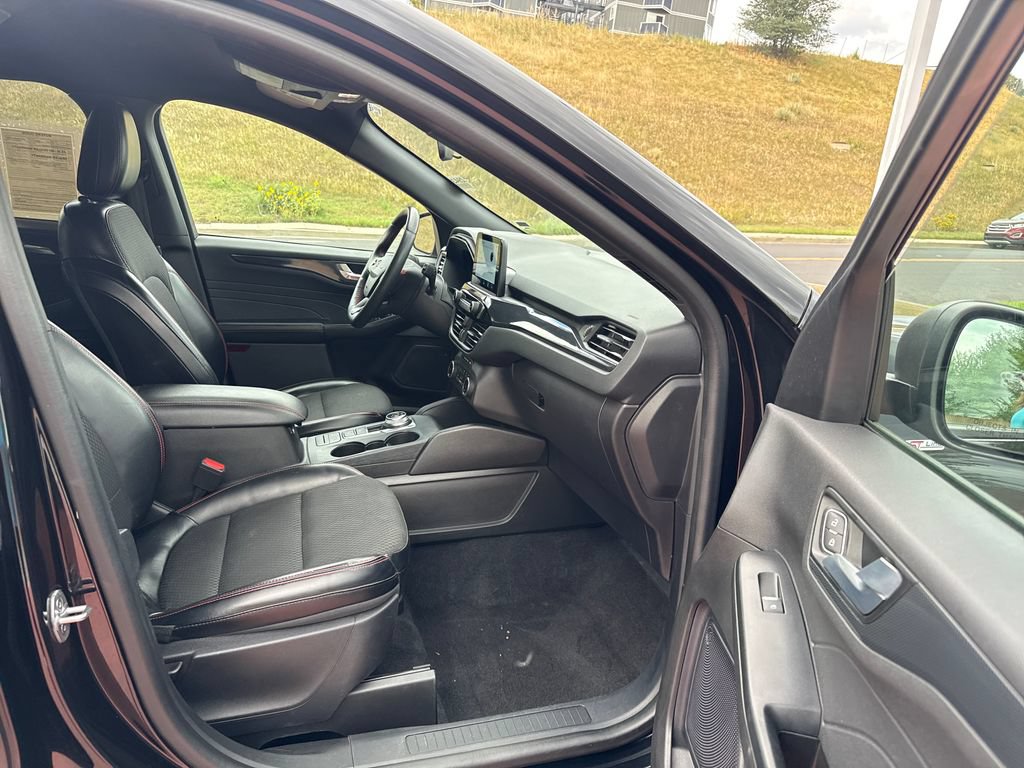 Certified 2024 Ford Escape ST-Line AWD/4WD image 31