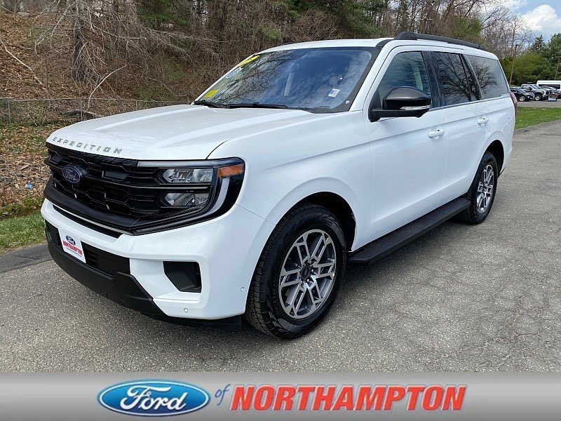 Certified 2025 Ford Expedition Active AWD/4WD image 1